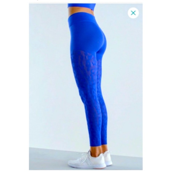 Fabletics Sculpt Knit Leopard printed leggings, size XS - Picture 2 of 3